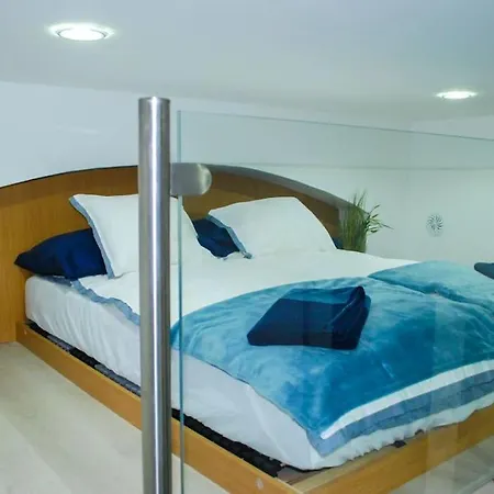 Stylish Quiet W Cheap Parking Closeby Budapest